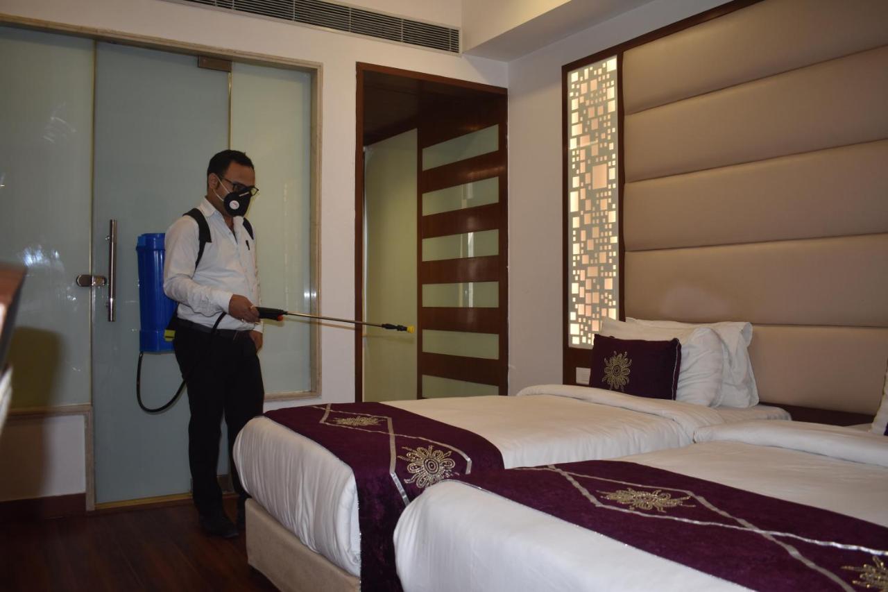 Hotel Swaran Palace Дели Экстерьер фото