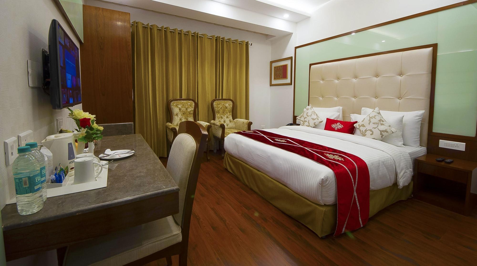 Hotel Swaran Palace Дели Экстерьер фото