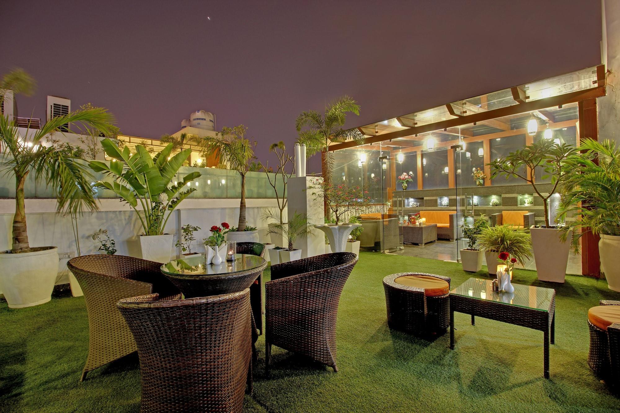Hotel Swaran Palace Дели Экстерьер фото