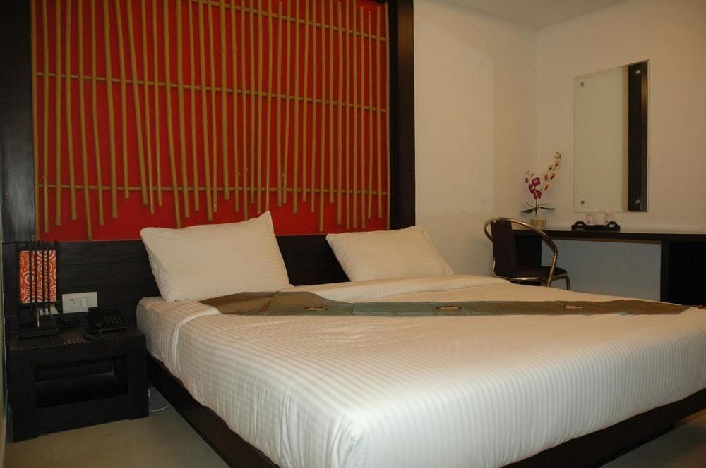 Hotel Swaran Palace Дели Экстерьер фото