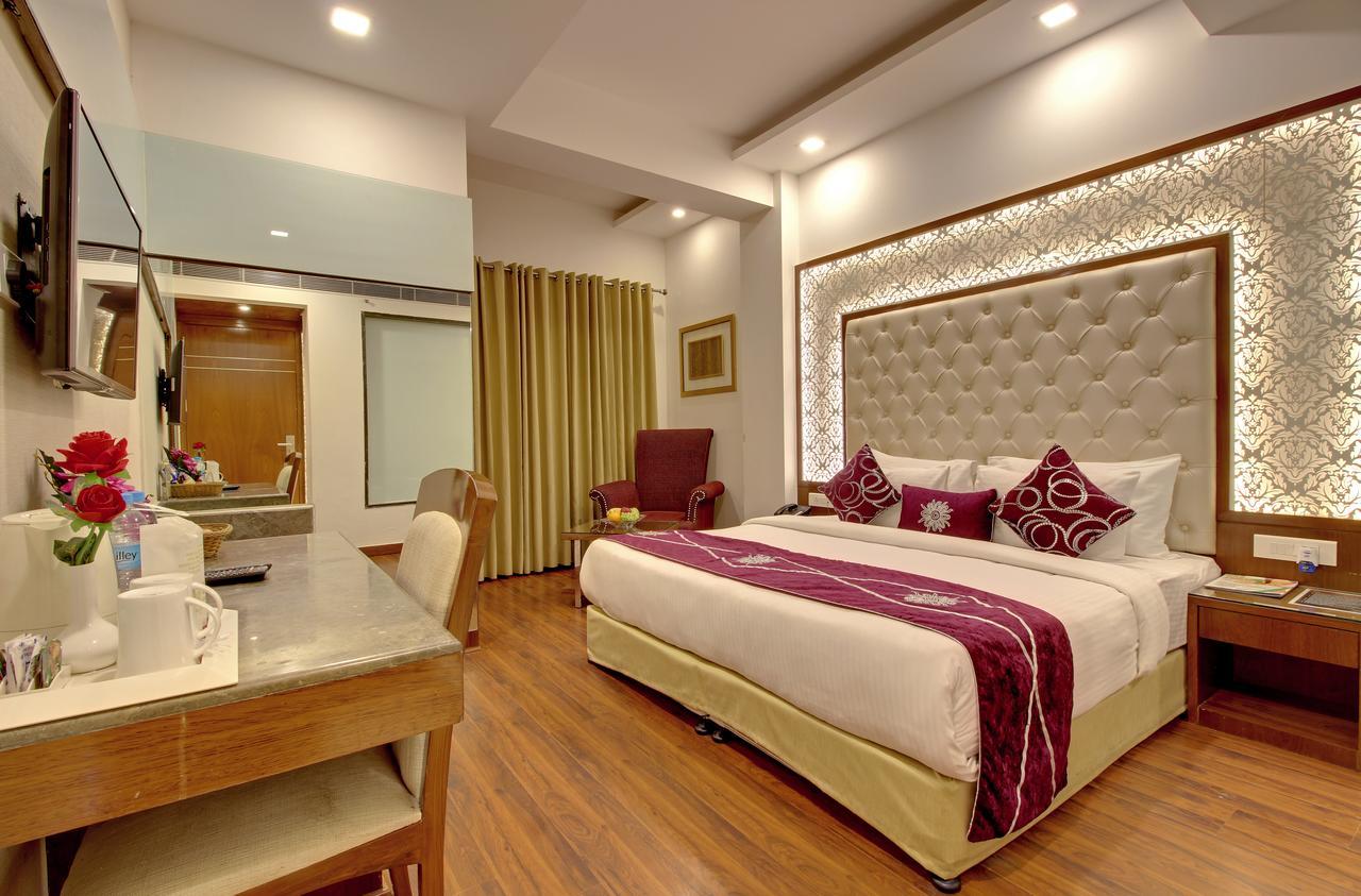 Hotel Swaran Palace Дели Экстерьер фото