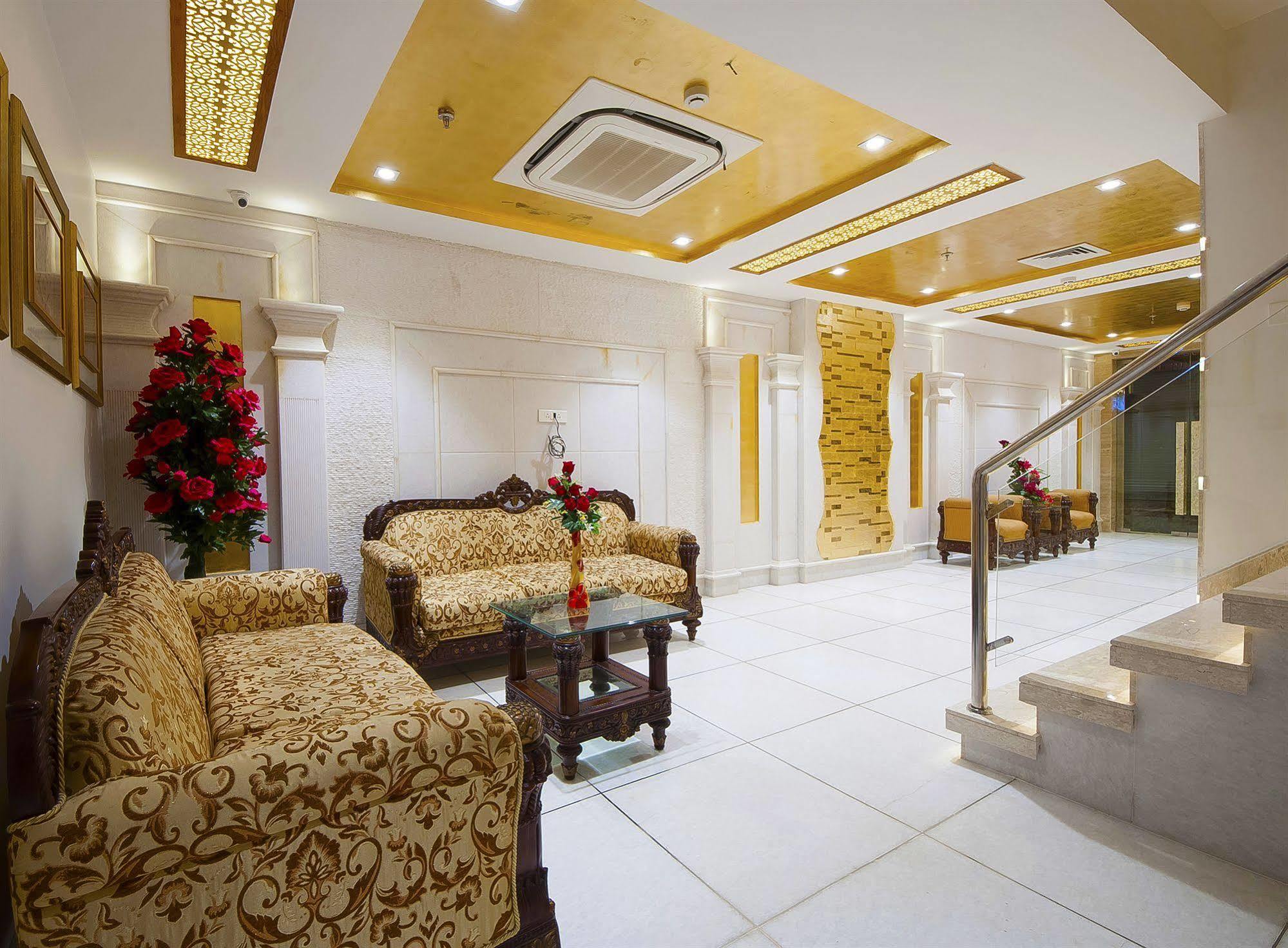 Hotel Swaran Palace Дели Экстерьер фото