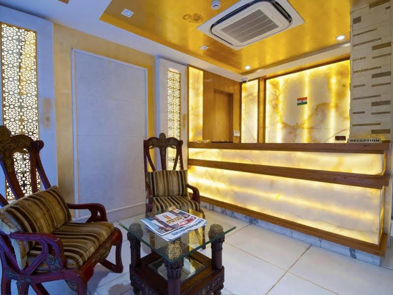 Hotel Swaran Palace Дели Экстерьер фото